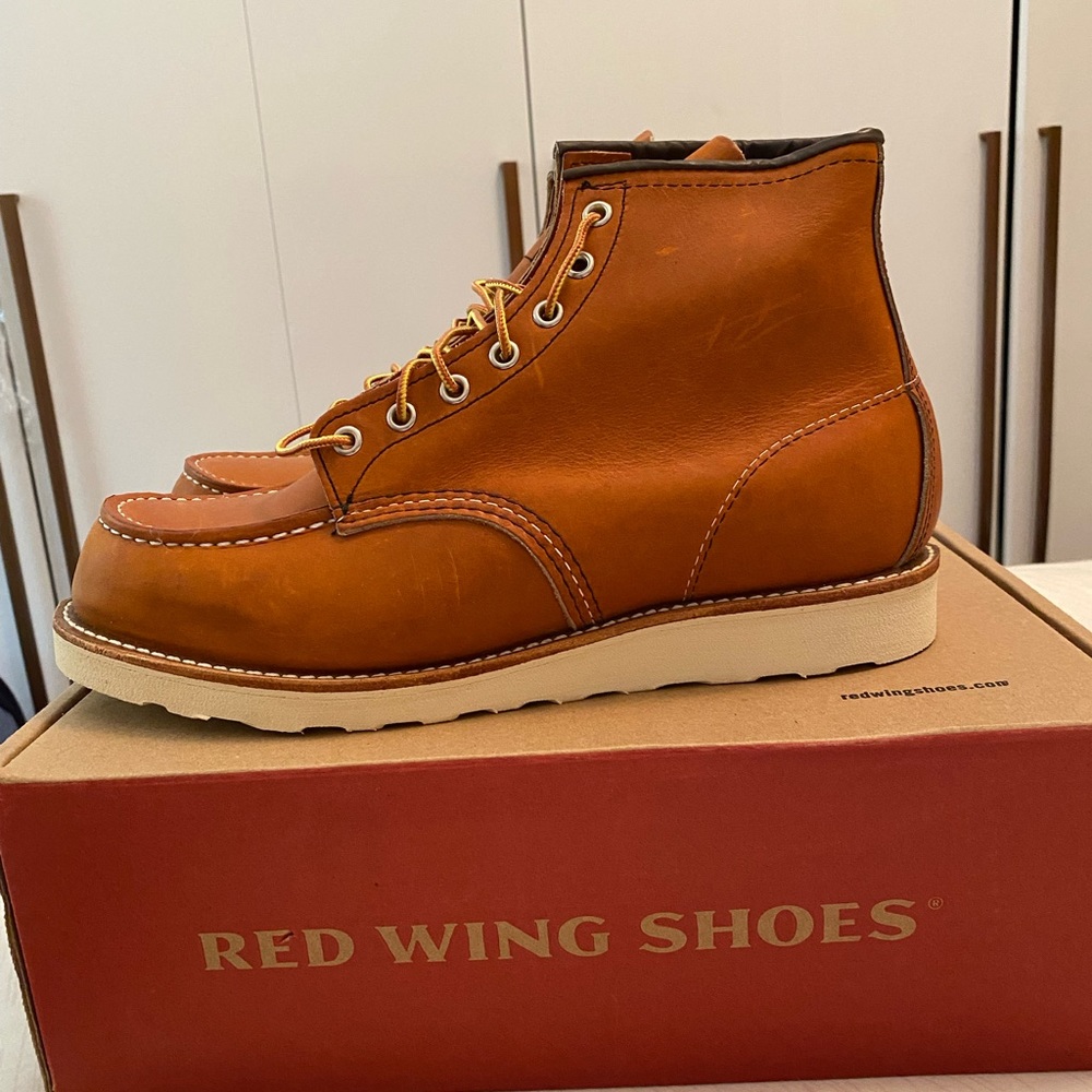 Red Wing Shoes - Red Wing Heritage 6” Moc Toe Oro-Legacy 10 D